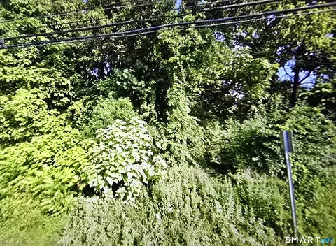 8 Old Windsor Rd, Bloomfield, CT 06002 photo 2