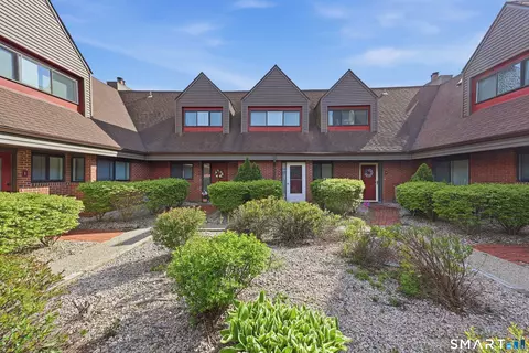 3 Montoya Dr #3, Branford, CT 06405
