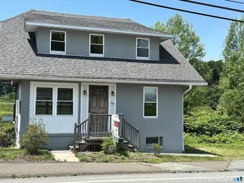135 Middlesex Ave, Chester, CT 06412