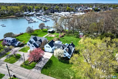 77 Carrington Ave, Milford, CT 06460