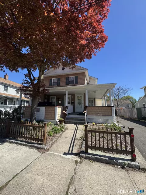 15 Montgomery St, Danbury, CT 06810