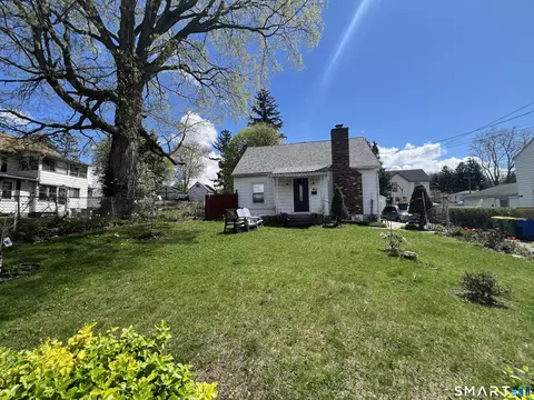 1683 Baldwin St, Waterbury, CT 06706