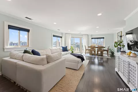 104 North St #804, Stamford, CT 06902