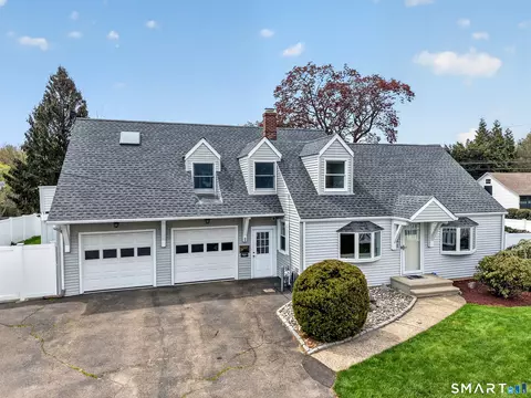 120 S Pine Creek Rd, Fairfield, CT 06824