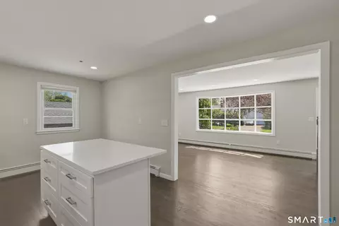 Living - 19-21 Mill St, Wethersfield, CT 06109 photo 4 of 6