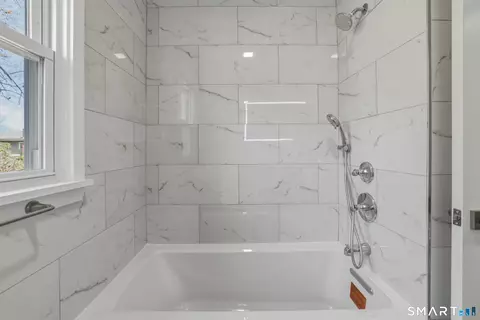 Bath - 19-21 Mill St, Wethersfield, CT 06109 photo 3 of 5