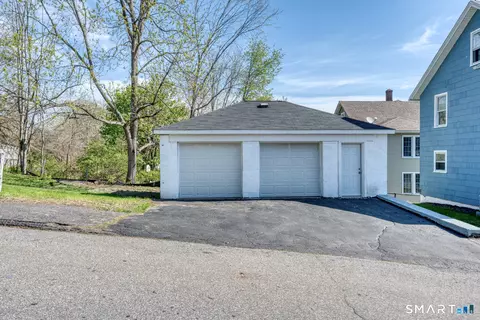 Exterior - 84 Jackson St, Torrington, CT 06790 photo 5 of 8
