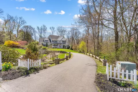 21 Fir Tree Dr N, Branford, CT 06405