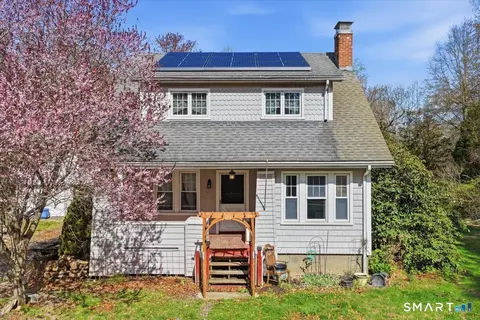 1323 Baldwin Hill Rd, Gales Ferry, CT 06335