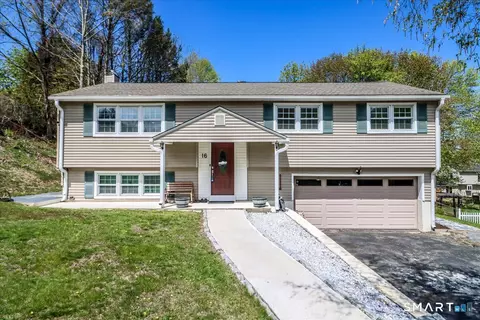 16 Chestnut Dr, Derby, CT 06418