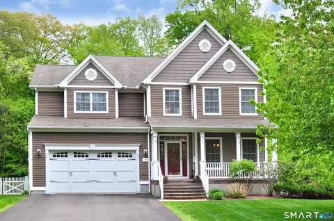 1 Ridgeview Dr, Farmington, CT 06032