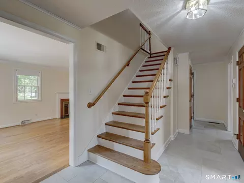 Entry Way - 62 Butternut Cir, Wethersfield, CT 06109 photo 2 of 2
