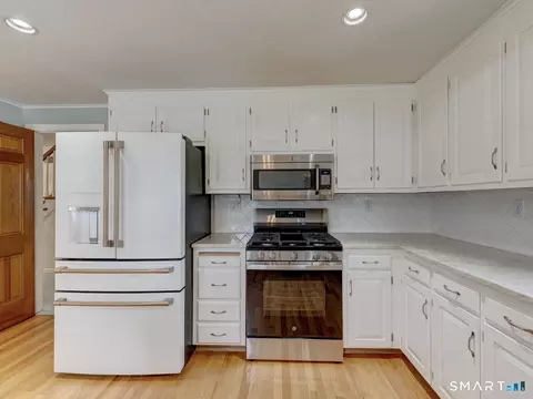 Kitchen - 62 Butternut Cir, Wethersfield, CT 06109 photo 4 of 4