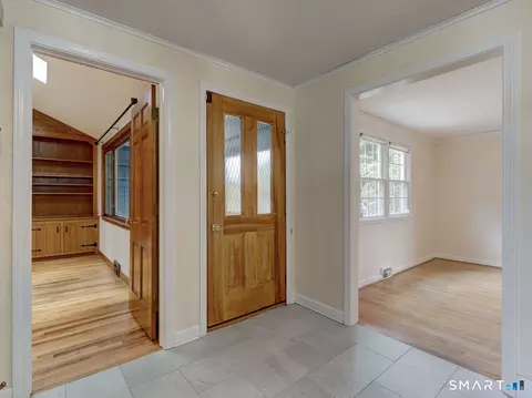 Entry Way - 62 Butternut Cir, Wethersfield, CT 06109 photo 1 of 2