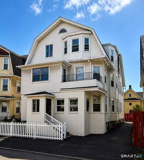 40-44 Vine St, Bridgeport, CT 06604