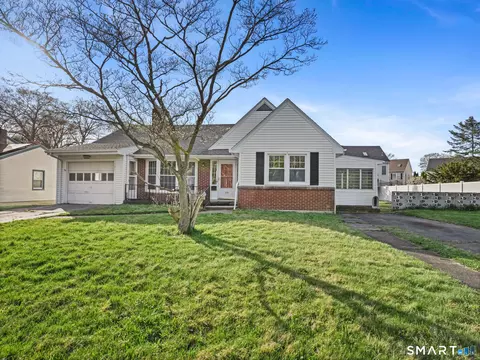 171 Old Point Rd, Milford, CT 06460