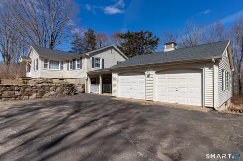 140 West St, Columbia, CT 06237