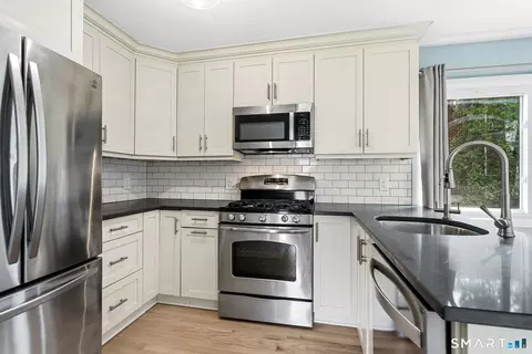 80 County St #8A, Norwalk, CT 06851