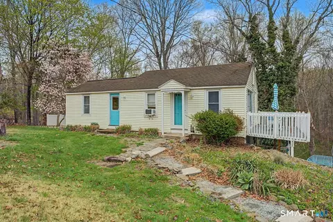 70 Browns Ln, Old Lyme, CT 06371