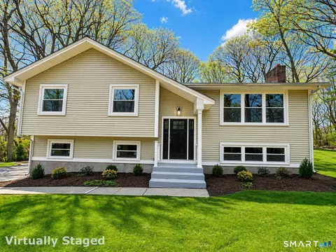 96 Robin Cir, Tolland, CT 06084