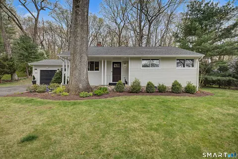 30 Archer Ln, Stamford, CT 06905