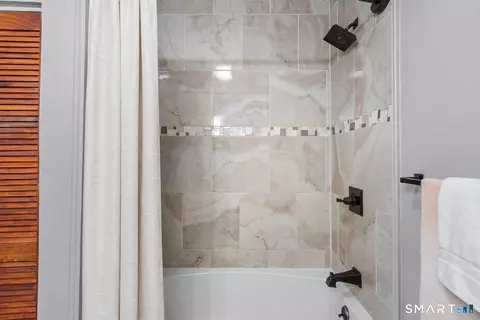 Bath - 21 Bradway Rd, Union, CT 06076 photo 4 of 5