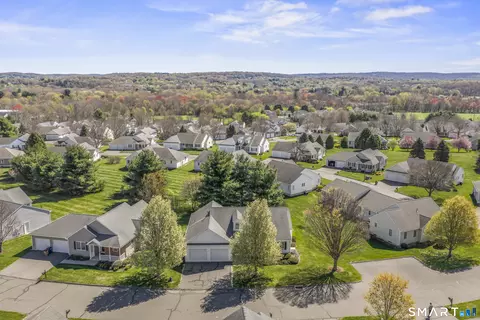 14 Oakview Pl #14, Vernon, CT 06066
