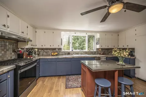 Kitchen - 53 Cedar St, Rockfall, CT 06481 photo 3 of 3