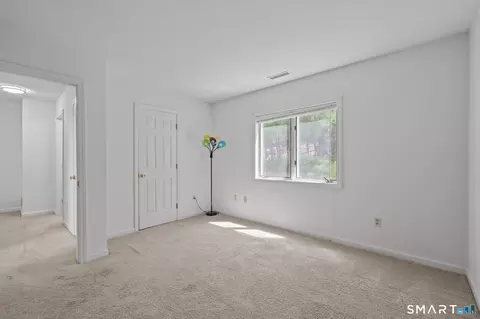 Bedroom - 402 Whetstone Mls #402, Killingly, CT 06241 photo 5 of 6
