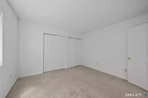 Bedroom - 402 Whetstone Mls #402, Killingly, CT 06241 photo 6 of 6