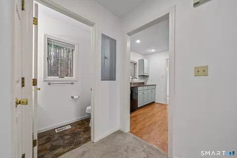 Entry Way - 402 Whetstone Mls #402, Killingly, CT 06241 photo 1 of 5