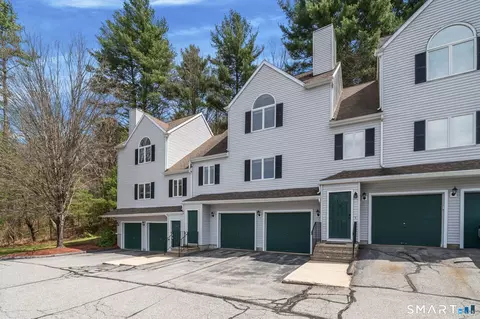 402 Whetstone Mls #402, Killingly, CT 06241