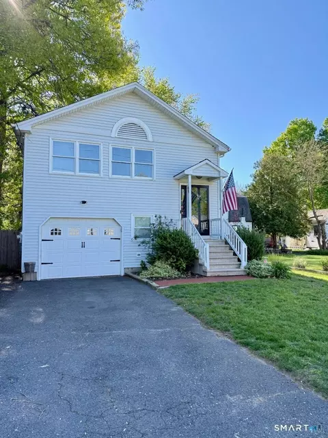 18 Atwood St, Plainville, CT 06062