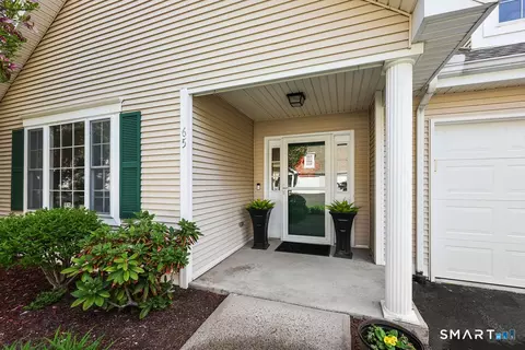 65 Henley Way #65, West Hartford, CT 06117