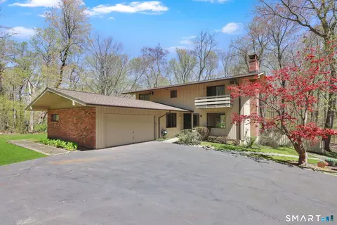 18 Ledgewood Rd, Redding, CT 06896