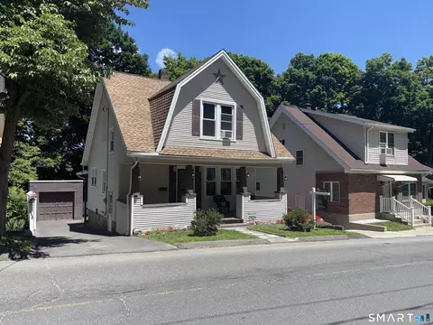 102 Circuit Ave, Waterbury, CT 06708