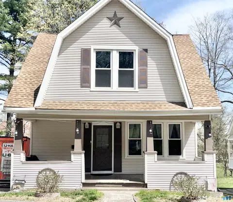 102 Circuit Ave, Waterbury, CT 06708