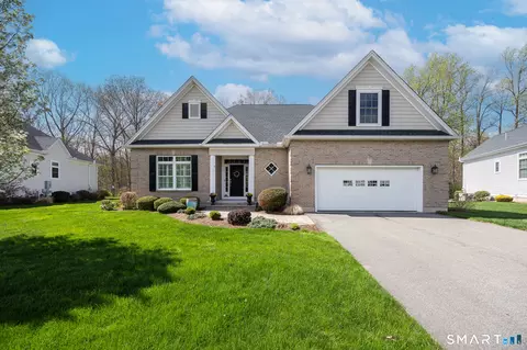 305 Richmond Glen Dr, Cheshire, CT 06410