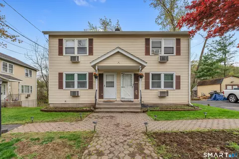 30 Stoneycrest Dr, Meriden, CT 06450