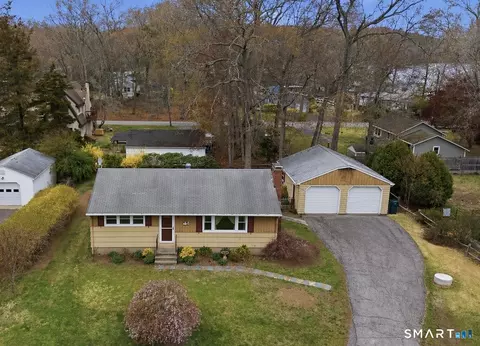 12 Pickerel Cove Trl, Old Lyme, CT 06371