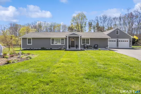 28 Maplewood Ln, Northford, CT 06472