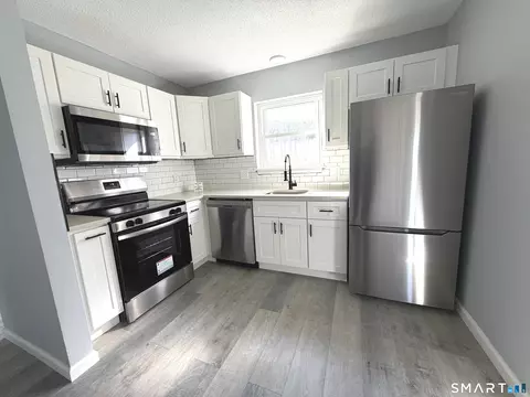 226 Laurel St #11, East Haven, CT 06512