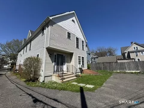 32-34 Yale St, Bridgeport, CT 06605