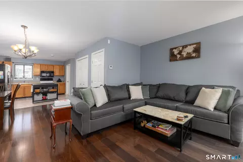 550 Darling St #41C, Southington, CT 06489