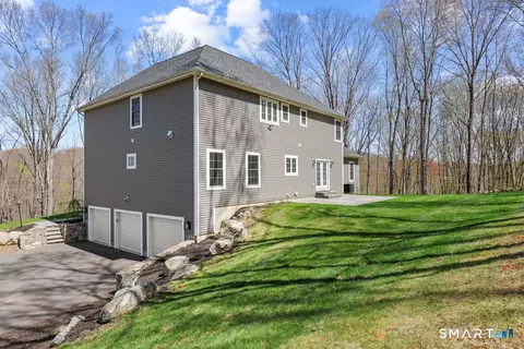 Exterior - 359 Hammertown Rd, Monroe, CT 06468 photo 3 of 5