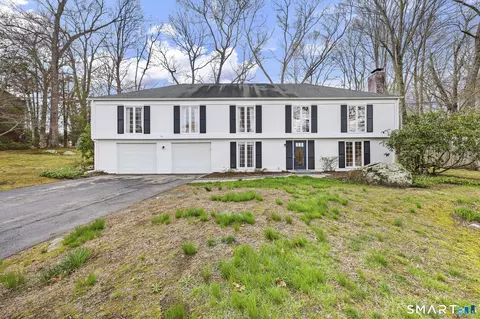 29 Meeting House Ln, Westbrook, CT 06498