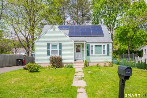 85 Lanouette St Ext, Meriden, CT 06451