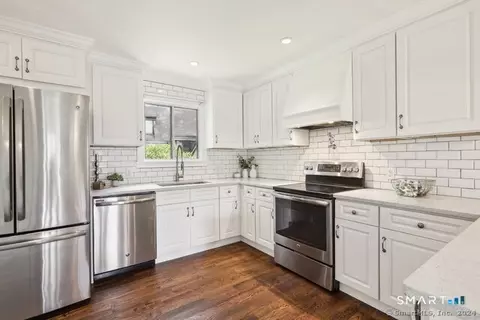 122 Heritage Vlg #B, Southbury, CT 06488
