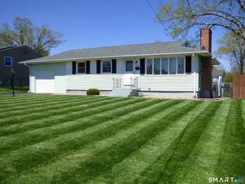 76 Harding St, Wethersfield, CT 06109