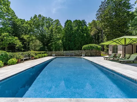 Exterior - 213 Beaver Brook Rd, Lyme, CT 06371 photo 8 of 9